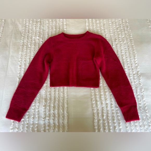 Urban Outfitters red cropped long sleeve sweater WORN ONCE SIZE MEDIUM - Picture 1 of 2